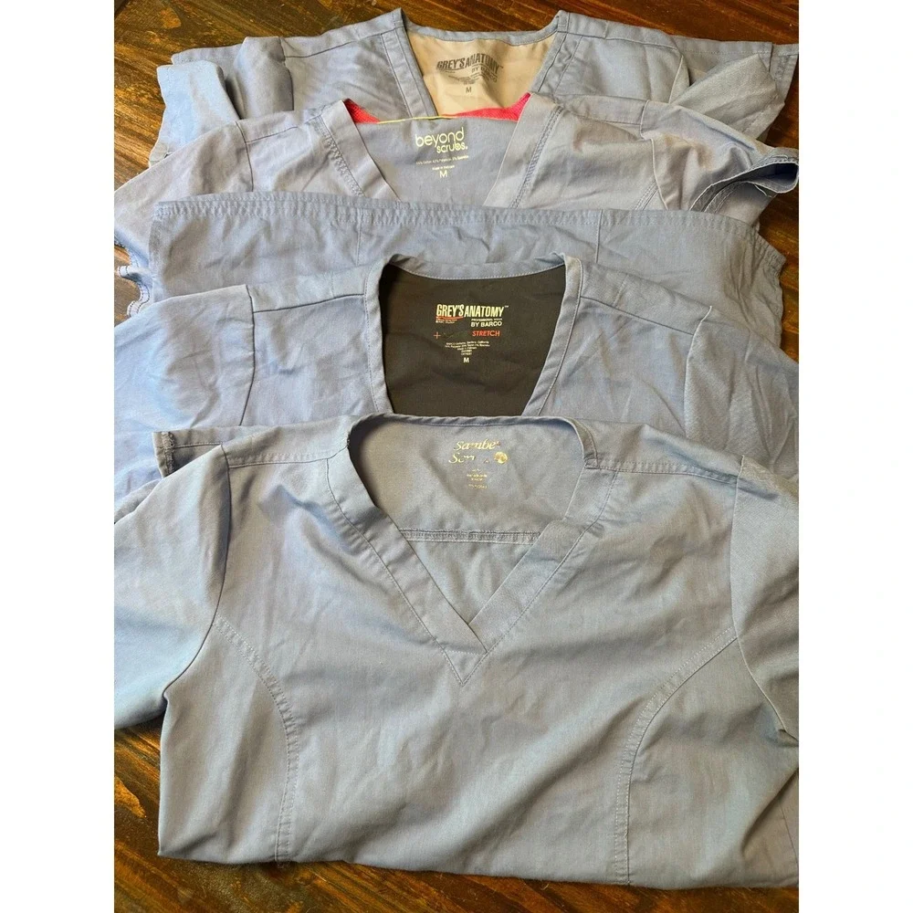 Lot of 4 Greys Anatomy Beyond Scrubs Sanibel Women Medium Blue Scrub Tops V-Neck